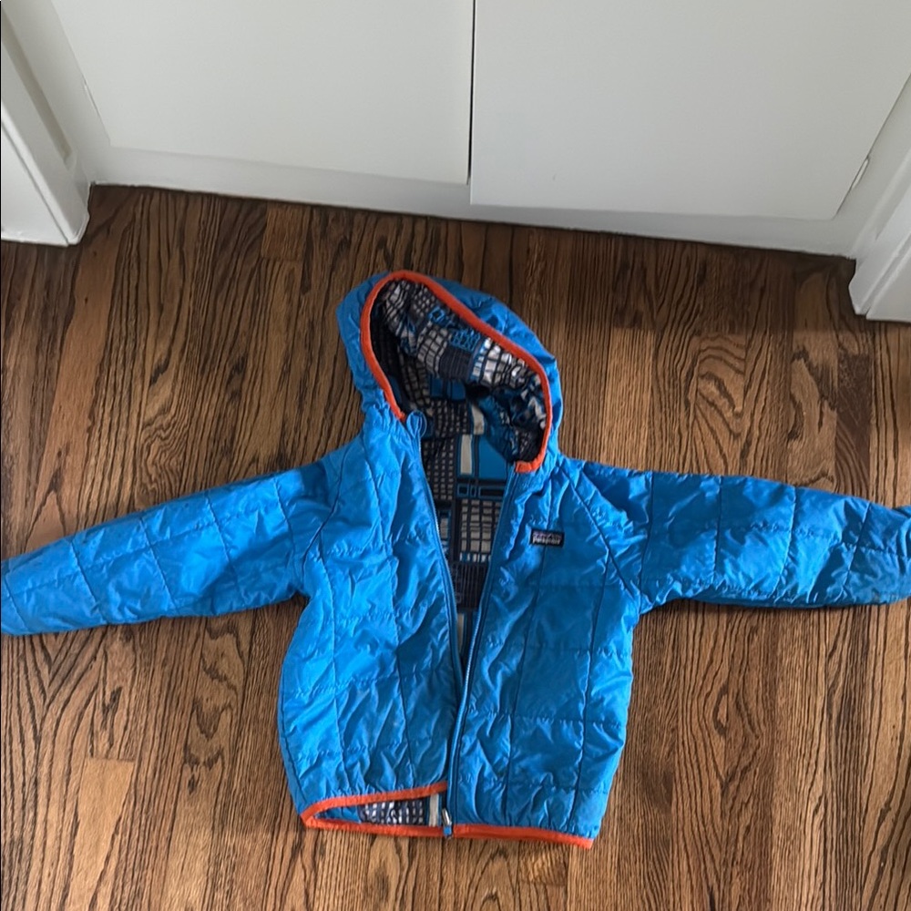 Vintage Patagonia Blue patterned reversible light down jacket